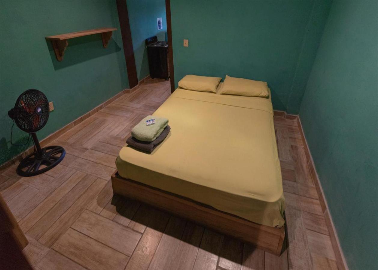 Valerie Emanuel Apartments ボカス・タウン エクステリア 写真