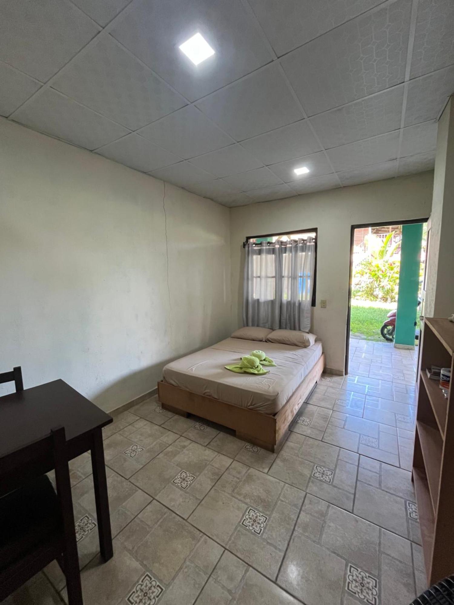 Valerie Emanuel Apartments ボカス・タウン エクステリア 写真